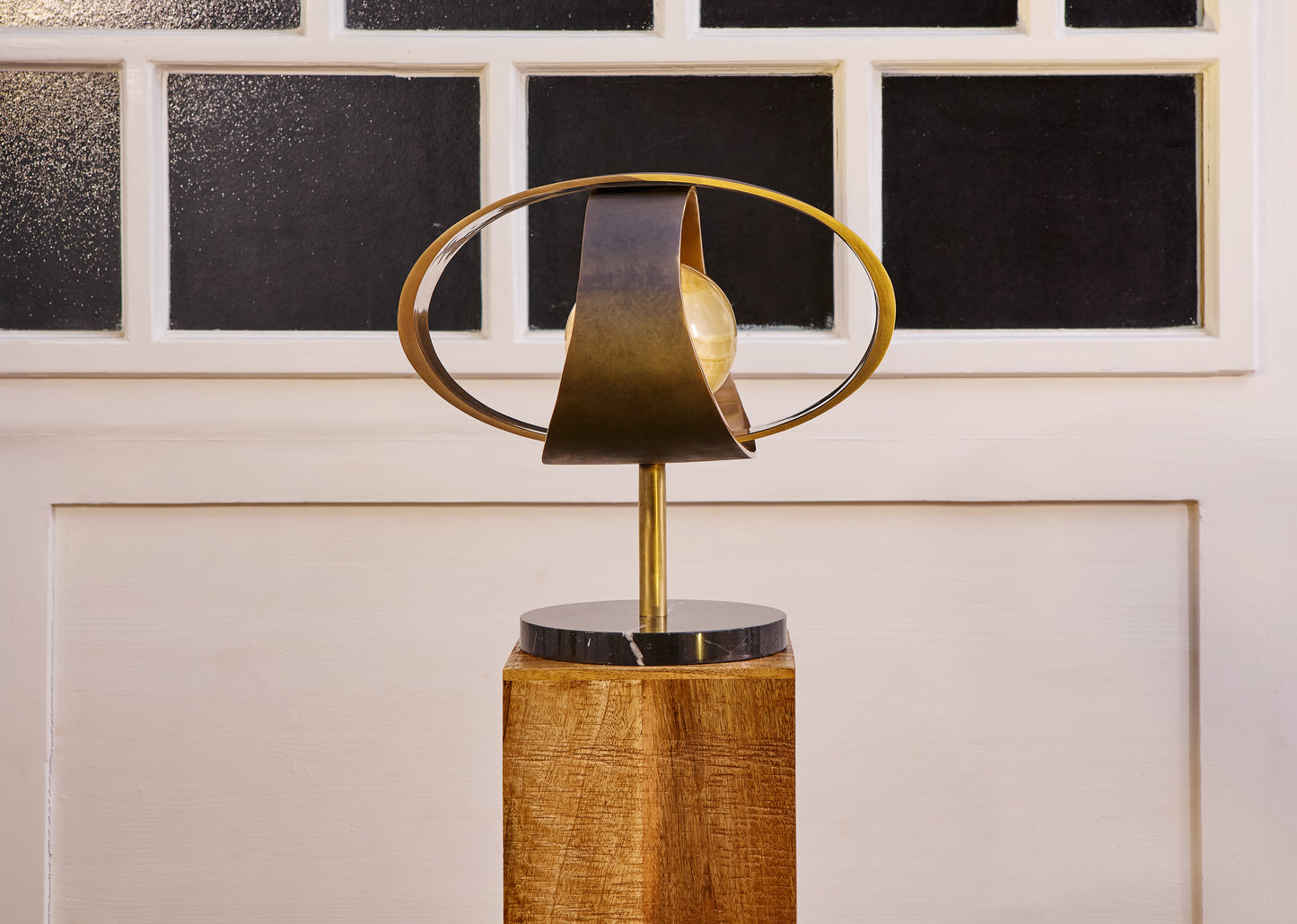 Metal (Jin) - Table lamp